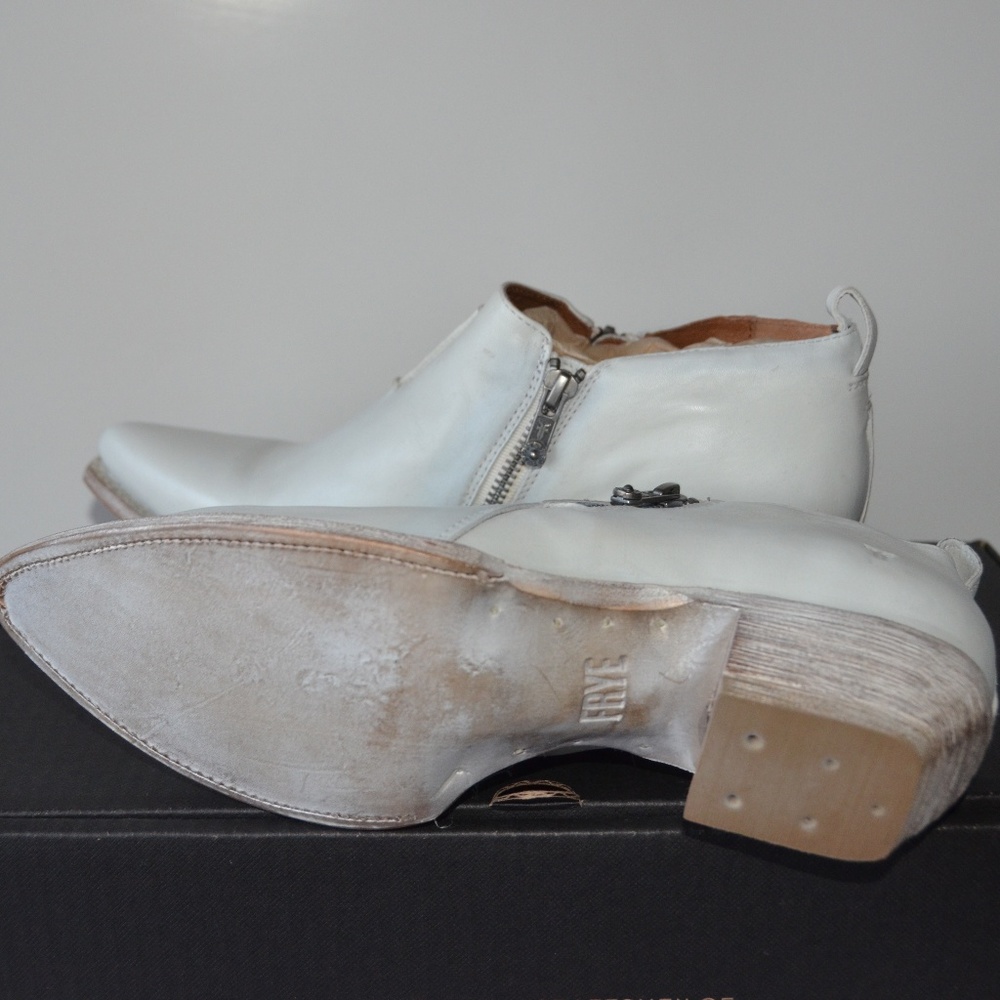 NIB Frye Sacha Moto Zip Schootie White Size 10 - Picture 4 of 4
